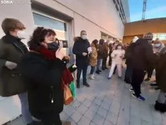 Una imagen de la concentración de esta tarde en el exterior del Santa Bárbara. /SN 