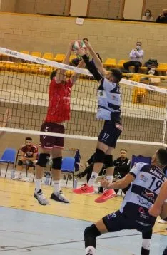 Foto 3 - Un s&oacute;lido R&iacute;o Duero gana con contundencia al Arenal Emev&eacute; (3-0)