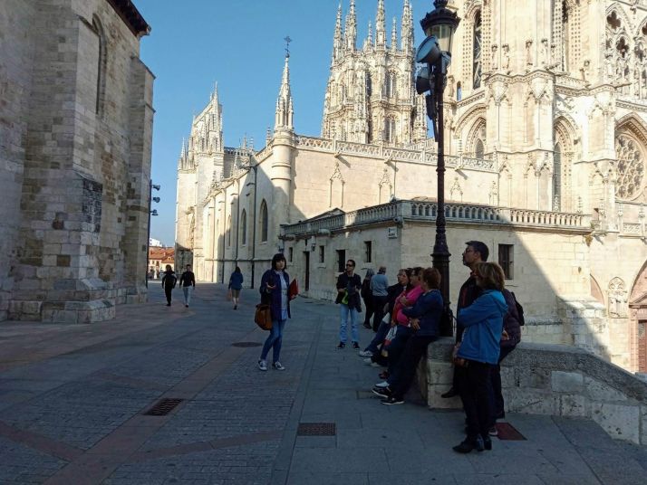 La asociación de guías turísticos AGUITURYL denuncian que la Junta deja a la mitad sin ayudas