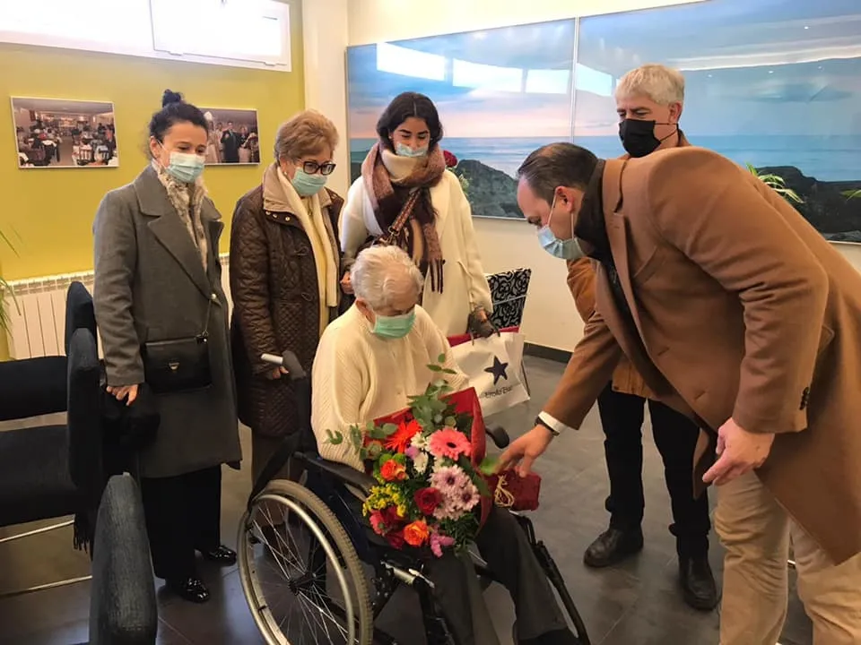 Foto 2 - El Burgo felicita a su nueva vecina centenaria; Carmen Del Pino Gil