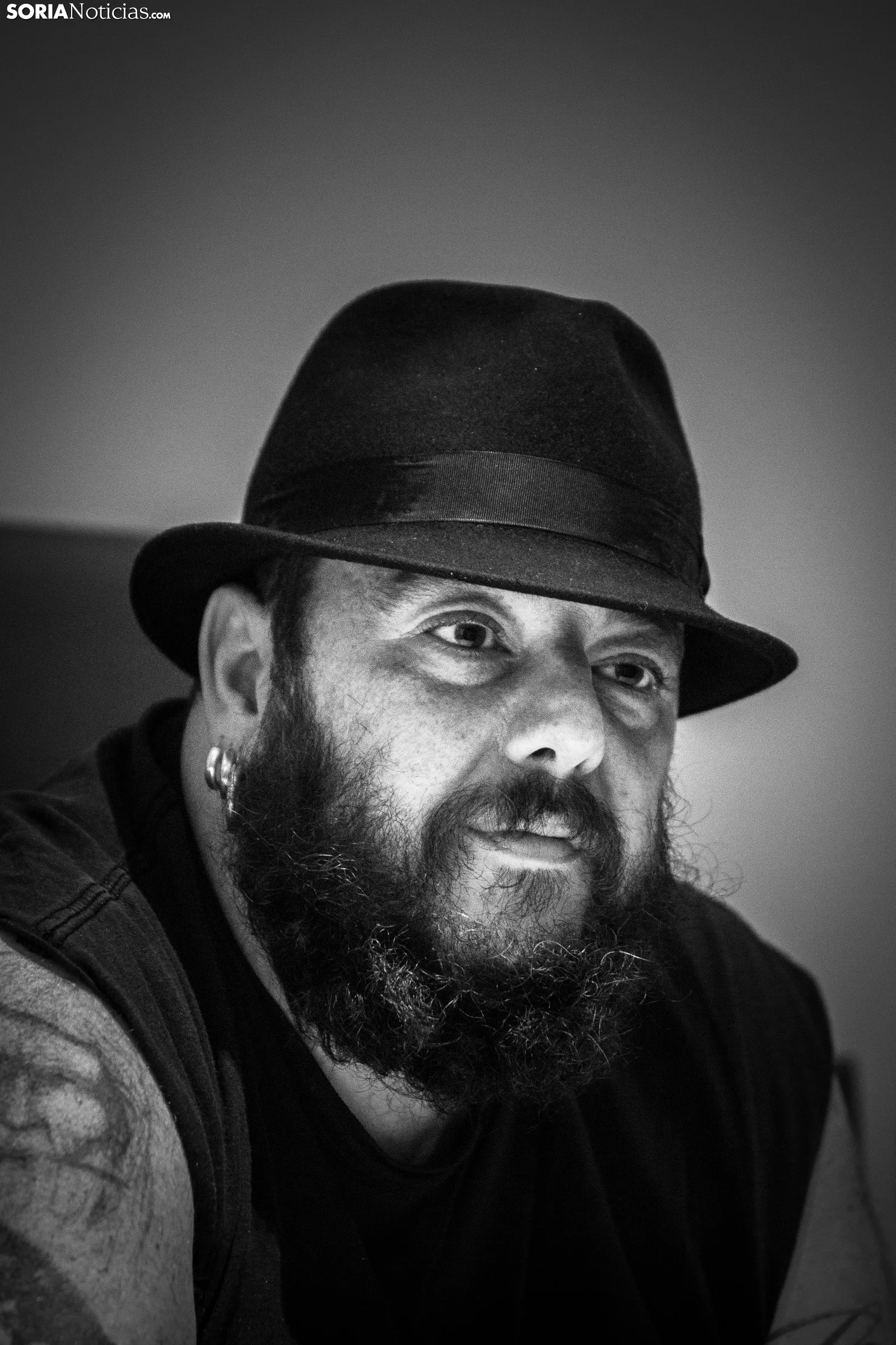 Kutxi Romero atiende a Soria Noticias en su hotel. /Viksar Fotografía