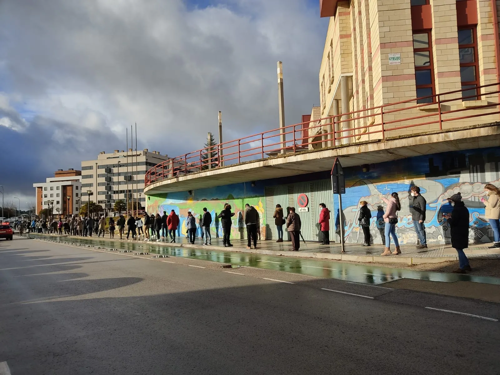 Foto 7 - Fotos: Colas que "van r&aacute;pido" en el comienzo del cribado masivo en Soria