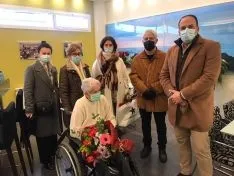 Foto 4 - El Burgo felicita a su nueva vecina centenaria; Carmen Del Pino Gil