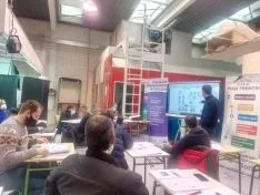 Foto 4 - El CIFP Pico Frentes recibe un veh&iacute;culo para profundizar en los conocimientos docentes