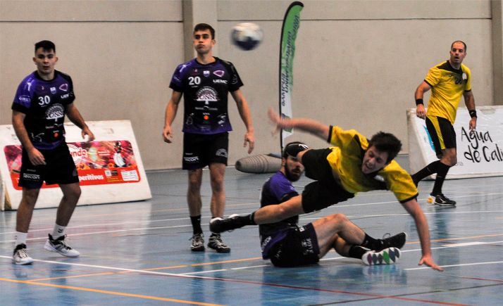 El BM Soria juega en Santoña