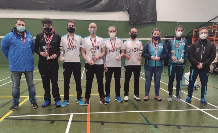 Excepcional rendimiento de los séniors sorianos en el máster de bádminton en Vitoria 