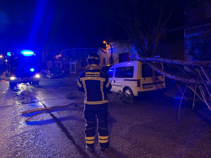 El 112 atiende una llamada cada tres minutos a causa del viento en Castilla y León
