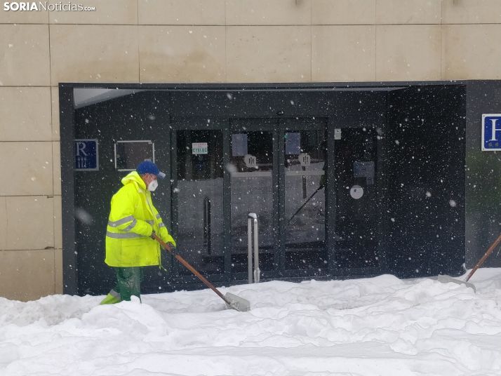 La capital se emplea a fondo para volver a la normalidad