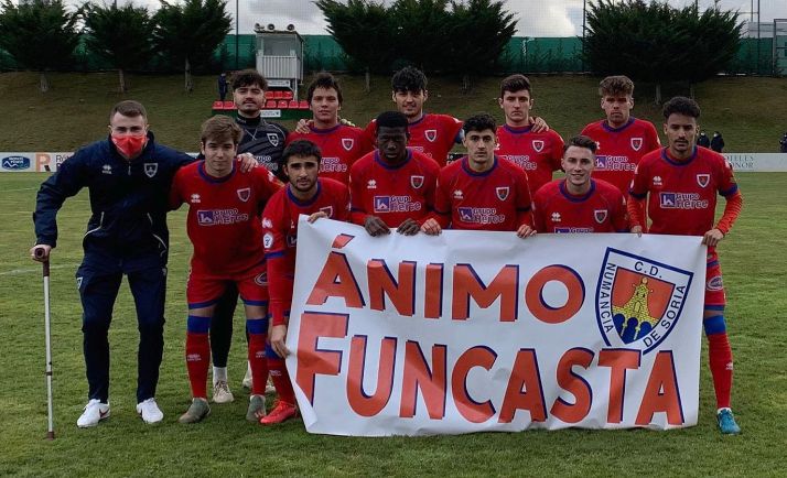 Cuadro inicial previo al encuentro. /CDN