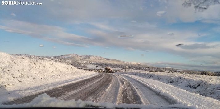 Estado de las carreteras: 8 tramos con cadenas y 3 cerrados por hielo o nieve en Castilla y León este 7 de enero