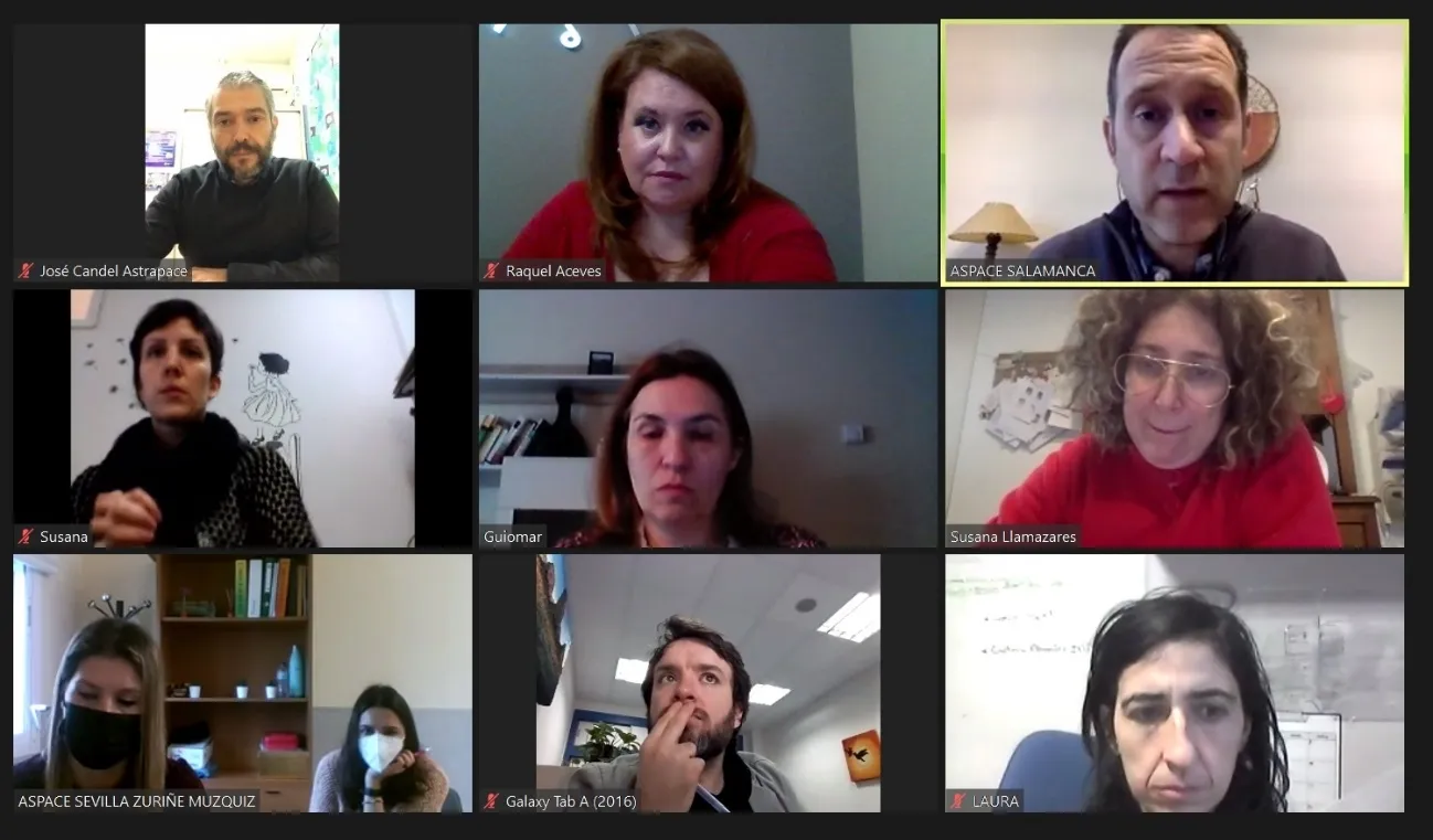Grupo de trabajo de ASPACE, con la soriana Laura de Diego abajo a la derecha. 