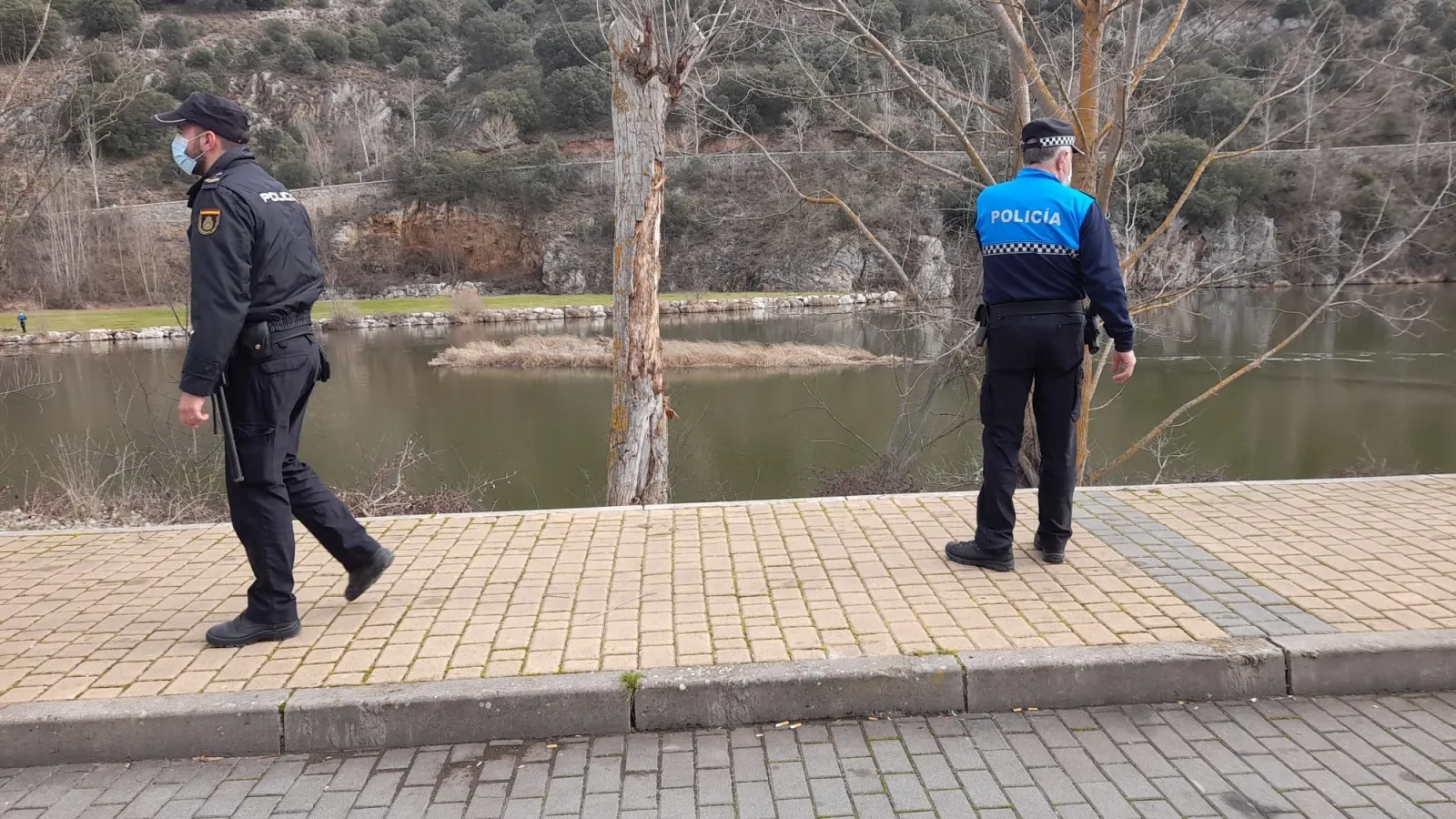 Foto 10 - Fotos | Espectacular despliegue para encontrar al joven desparecido en el Duero