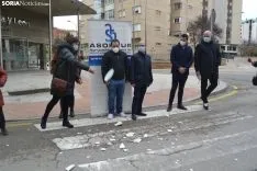 Una imagen de la concentración de los hosteleros frente a la sede de la Junta. /SN
