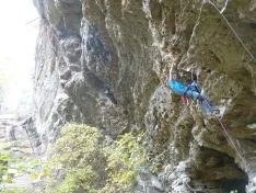 Fran Adrián Moreno en la vía Mata y Trae y en otros viajes de escalada alrededor del mundo. Luís Fidel Mateo