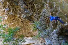 Fran Adrián Moreno en la vía Mata y Trae y en otros viajes de escalada alrededor del mundo. Luís Fidel Mateo