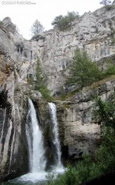 Un paseo por el río Abión hasta la cascada de la Fuentona.