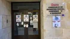 Foto 3 - Llenan de pa&ntilde;ales la puerta del Ayuntamiento de Soria 