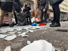 Una imagen de la concentración de los hosteleros frente a la sede de la Junta. /SN