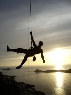Fran Adrián Moreno en la vía Mata y Trae y en otros viajes de escalada alrededor del mundo. Luís Fidel Mateo