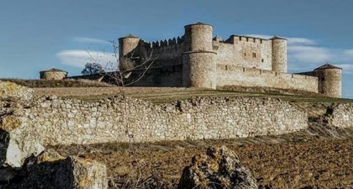 Almenar de Soria culmina seis años de trabajo presentando sus nuevos símbolos