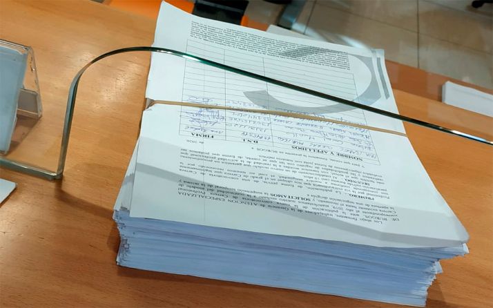 Presentan 4.651 firmas de trabajadores de Sacyl para negociar la Carrera Profesional