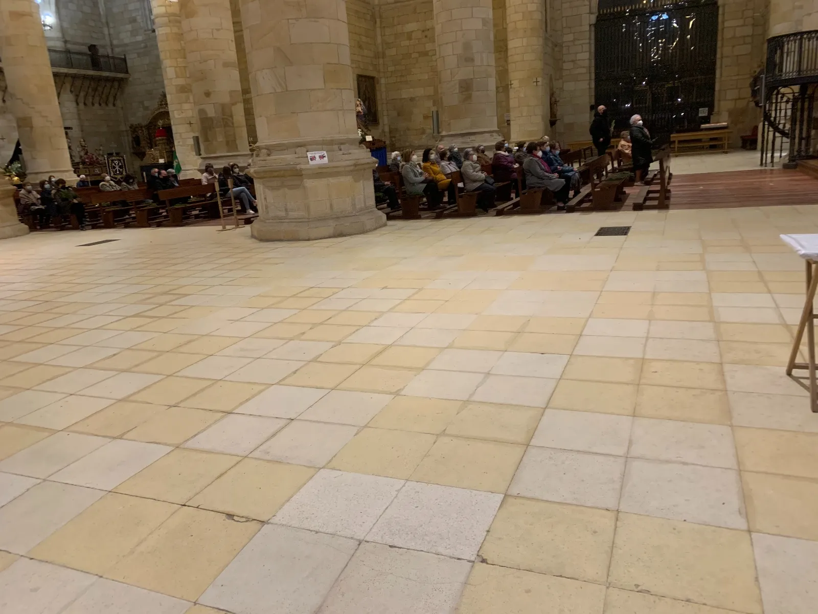 Foto 2 - Galer&iacute;a pasos de Semana Santa en la Concatedral de San Pedro