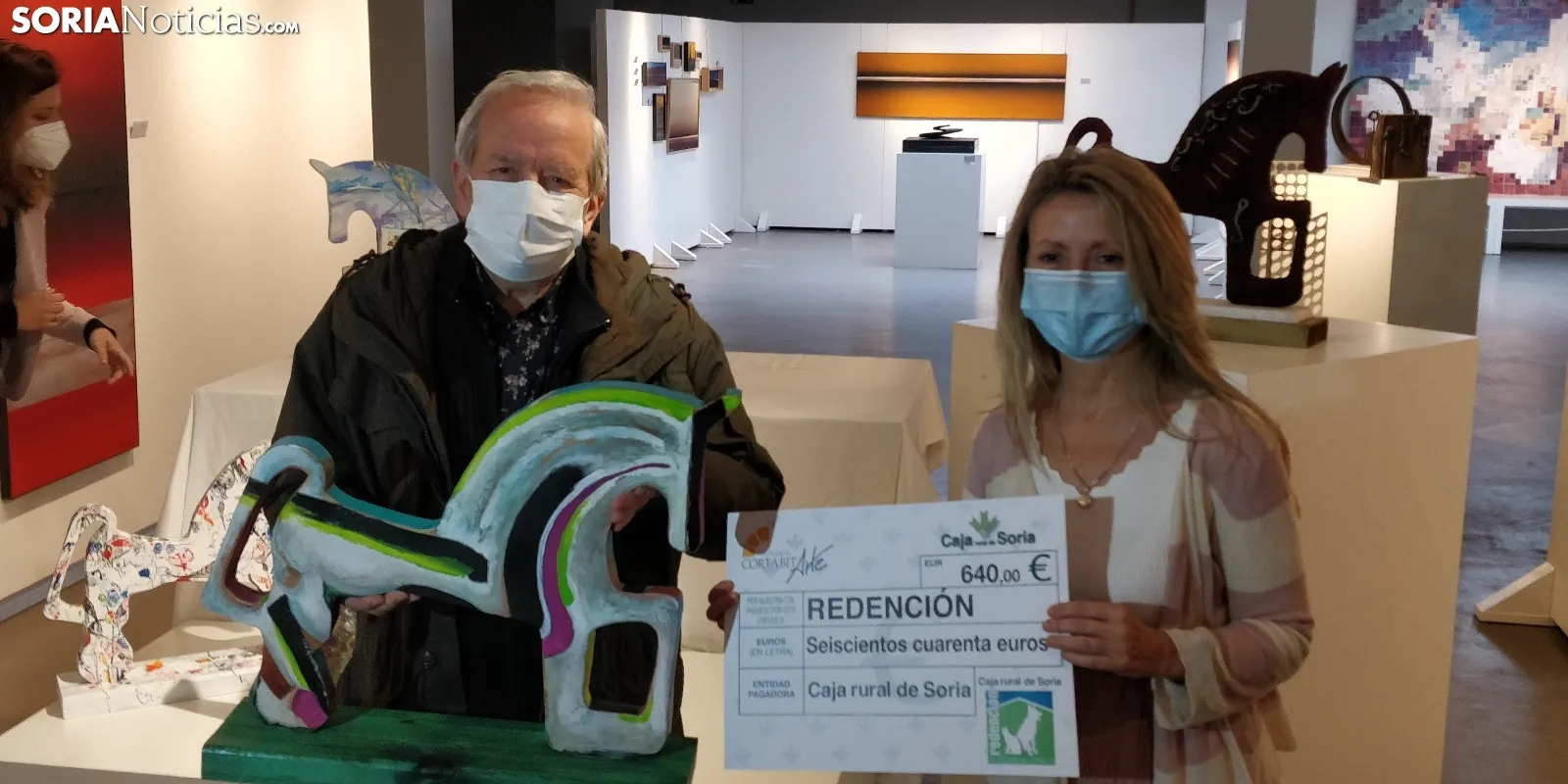 Entrega del dinero y los caballitos. SN