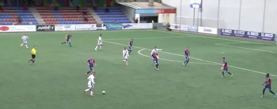 Foto 2 - Directo: un Numancia muy nervioso acaba entregando el partido a un Langreo con 10 jugadores (1-1)