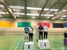 Foto 4 - Numerosos triunfos y medallas en la jornada de b&aacute;dminton 