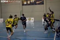Foto 4 - El BM Soria vence al l&iacute;der Atl&eacute;tico Avilesina (27-20)