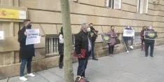 Foto 4 - Una docena de personas secundan la concentraci&oacute;n de ANVAC en Soria
