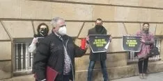 Foto 5 - Una docena de personas secundan la concentraci&oacute;n de ANVAC en Soria