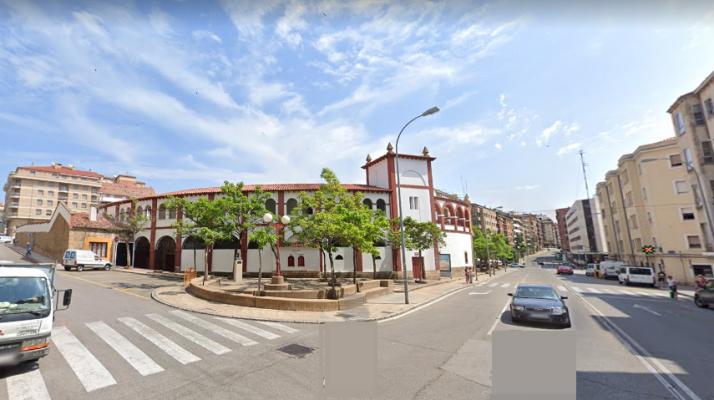 AVANCE: La conductora de una moto, herida tras colisionar con un turismo en la capital