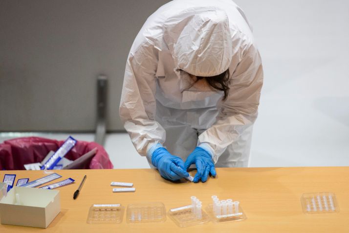 Castilla y León suspende temporalmente la vacunación con AstraZeneca