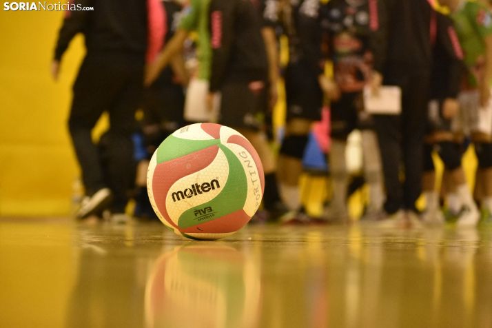 El Sporting recibe al líder para pelear por la tercera plaza