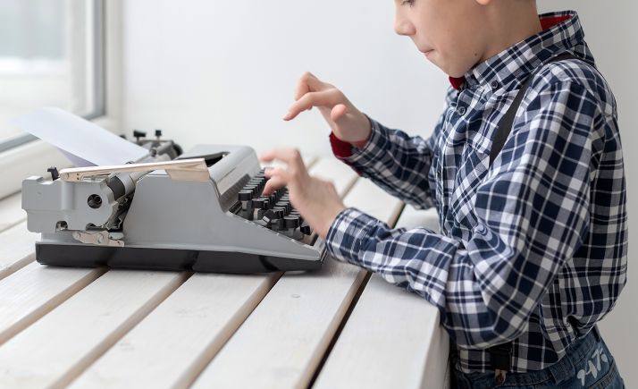 Golmayo invita a sus jóvenes escritores a la redacción de un relato colectivo
