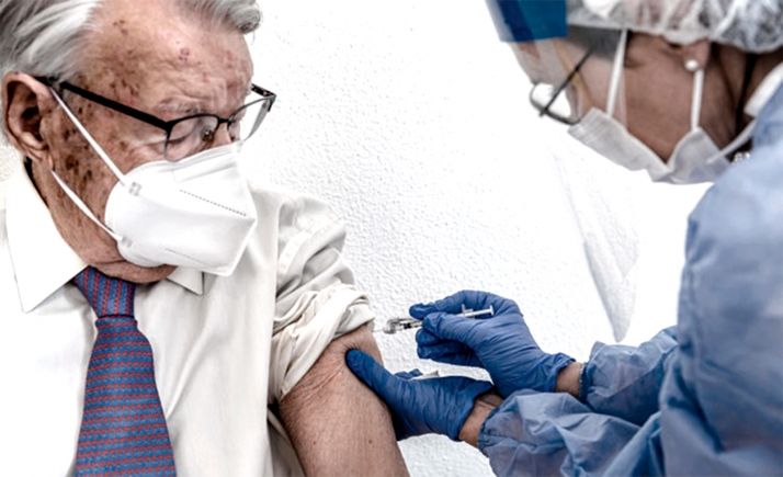 El domingo concluirá la pauta completa de vacunación a mayores de 80 años y grandes dependientes