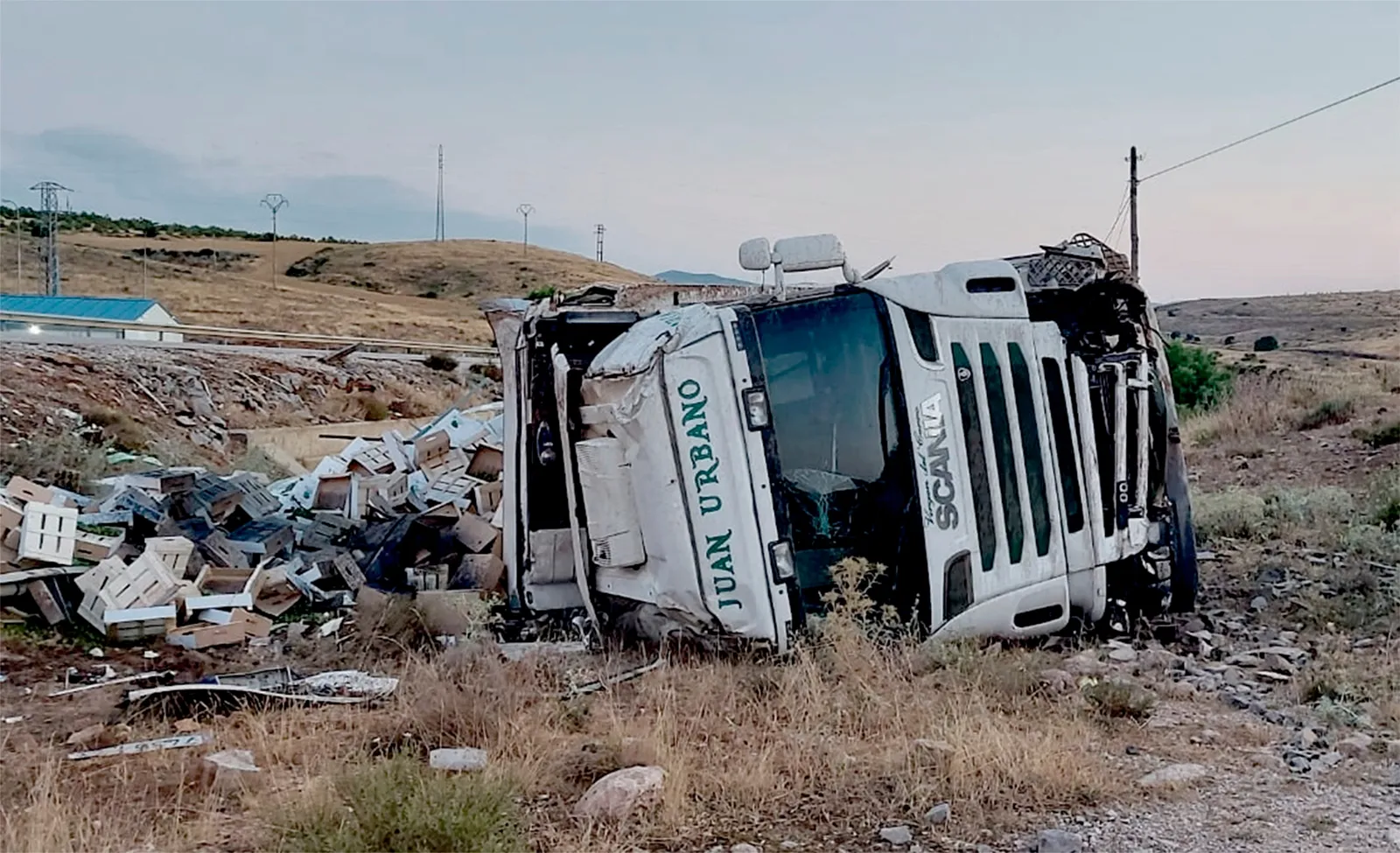 Foto 2 - Investigado por sustracci&oacute;n del interior de un cami&oacute;n accidentado en &Aacute;greda