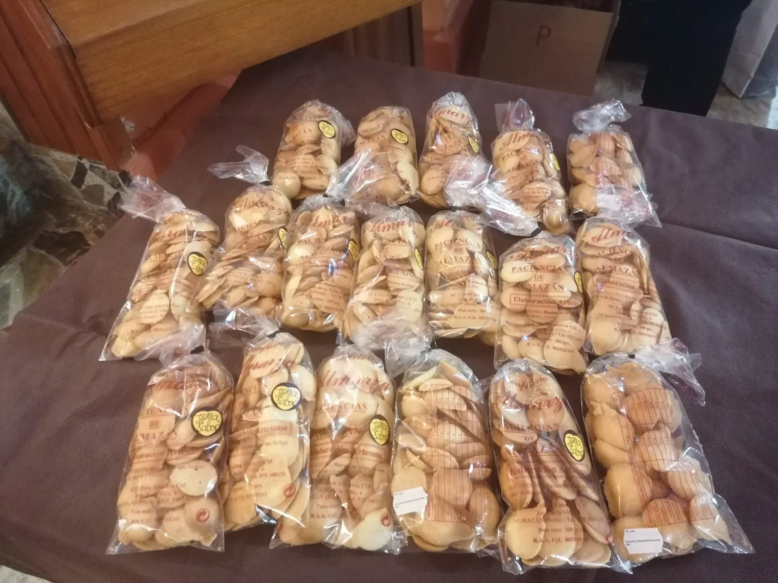 Homenaje a las Carmelitas Descalzas por la Cofradía de la Oración en el Huerto.