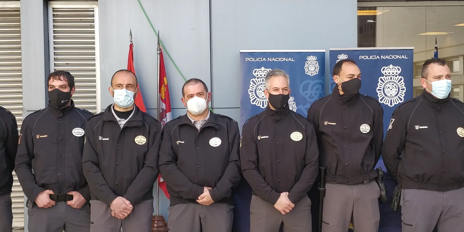 Foto 2 - Menciones honor&iacute;ficas a los 10 vigilantes de seguridad del Hospital de Soria