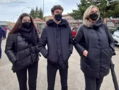 Esther Santamaría con sus dos hijos. /SN