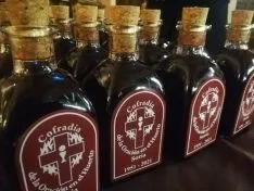 Homenaje a las Carmelitas Descalzas por la Cofradía de la Oración en el Huerto.
