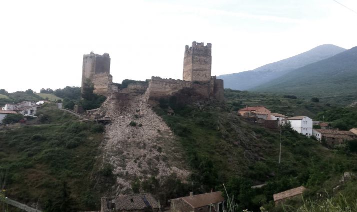 Una imagen del castillo tras el derrumbe de uno de sus muros. /LRP