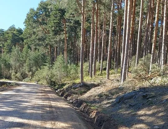Comienzan los trabajos en la pista de acceso a Castroviejo.
