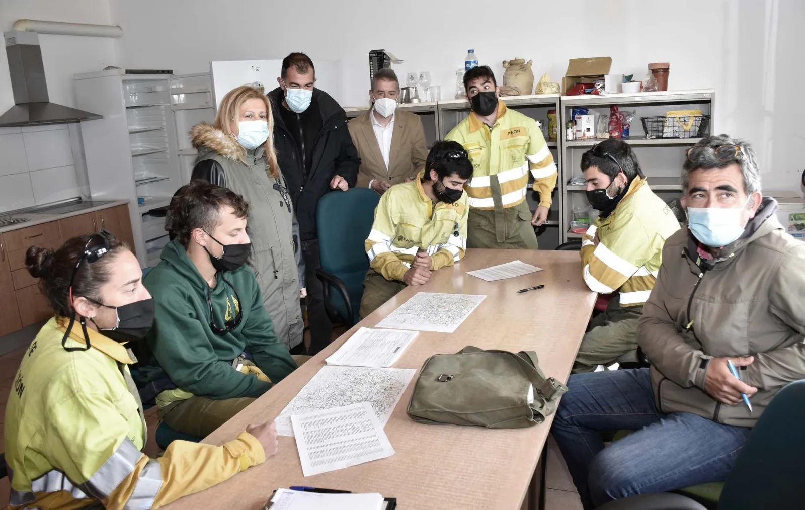 Una imagen de la visita oficial hoy a la base de Garray. /Jta.