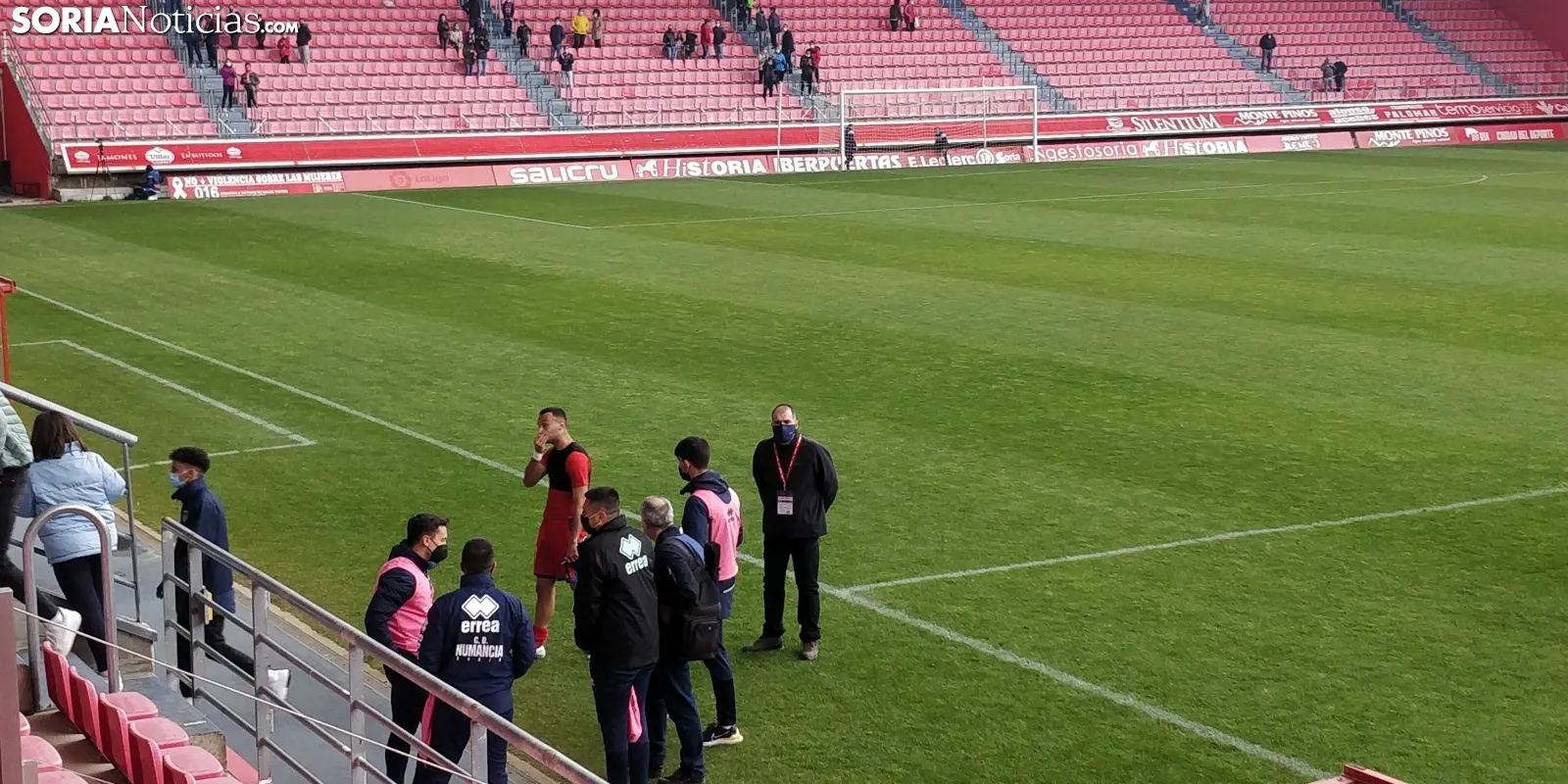 Foto 7 - Tragedia deportiva en Soria: El Numancia desciende a la cuarta categor&iacute;a