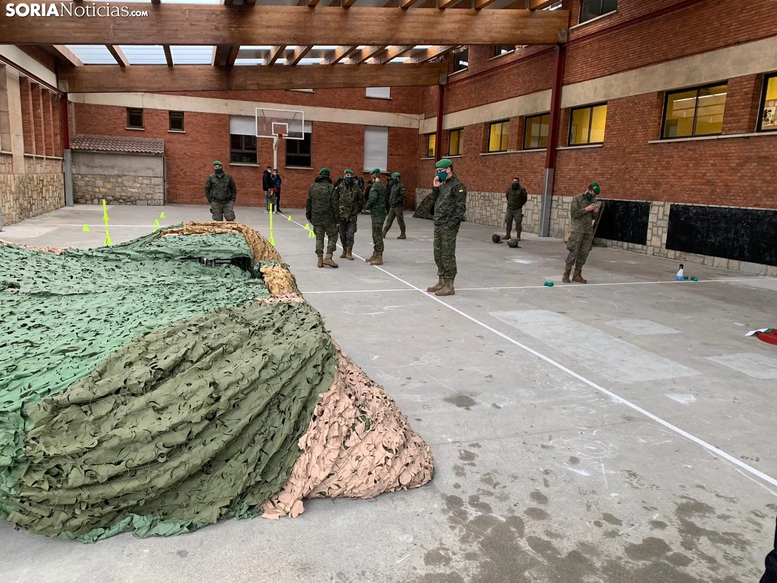 Una imagen de la presencia del Ejército hoy en San Leonardo de Yagüe. /SN