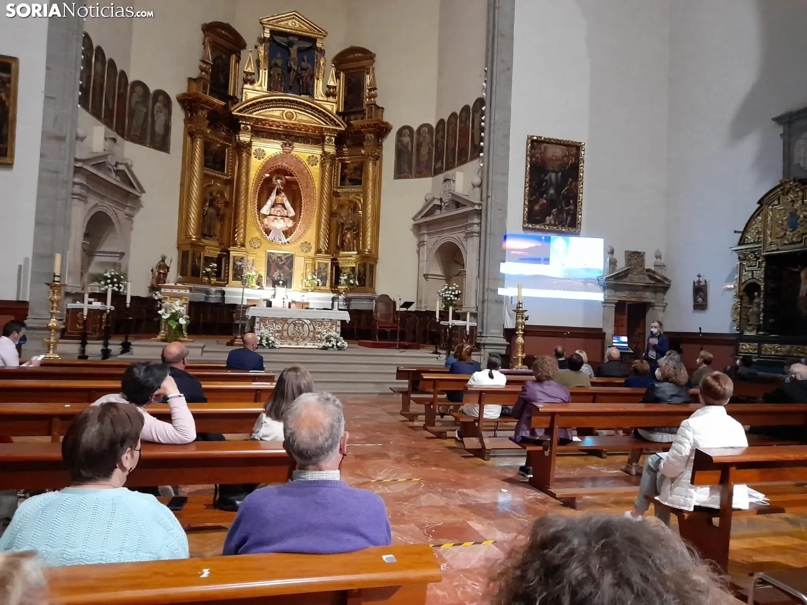 Foto 2 - &Aacute;greda conoce el proyecto que proyectar&aacute; el fervor a la Virgen de los Milagros en el futuro