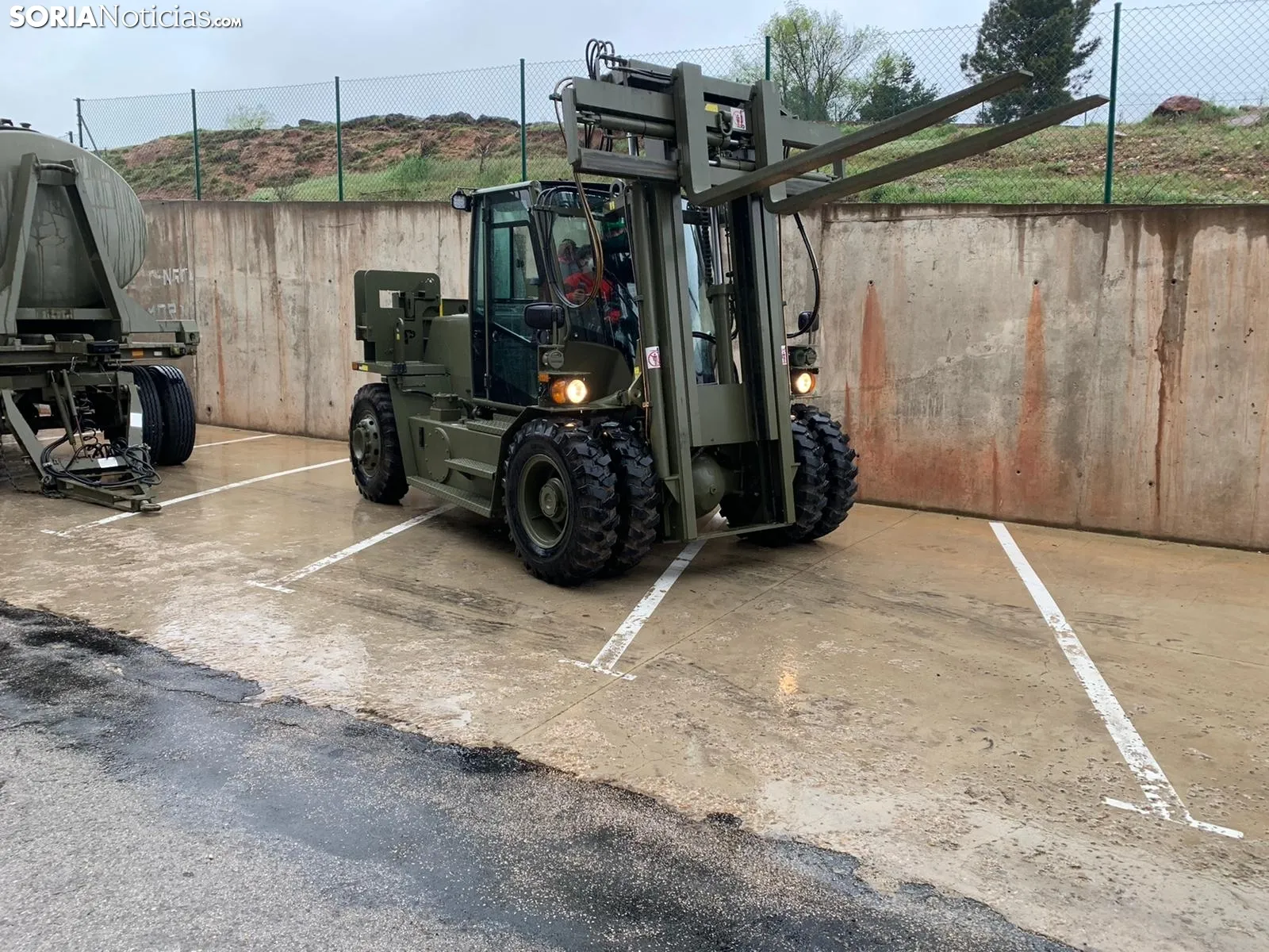 Una imagen de la presencia del Ejército hoy en San Leonardo de Yagüe. /SN