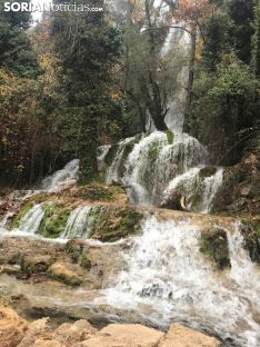 Cascada de La Toba, antiguos jardines de La Monjía.